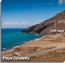 Cliff road to the lighthouse and Playa Coralette