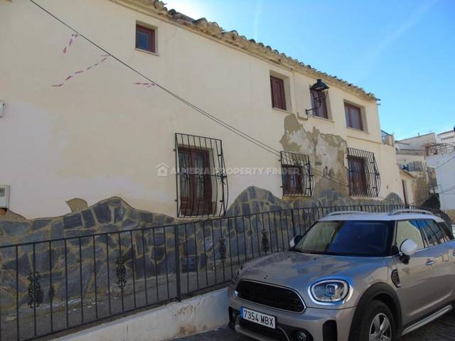 4 Bedroom Country house in Purchena