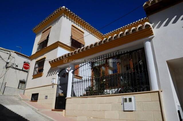 Country house in Las Juntas (Velez Blanco), Almería
