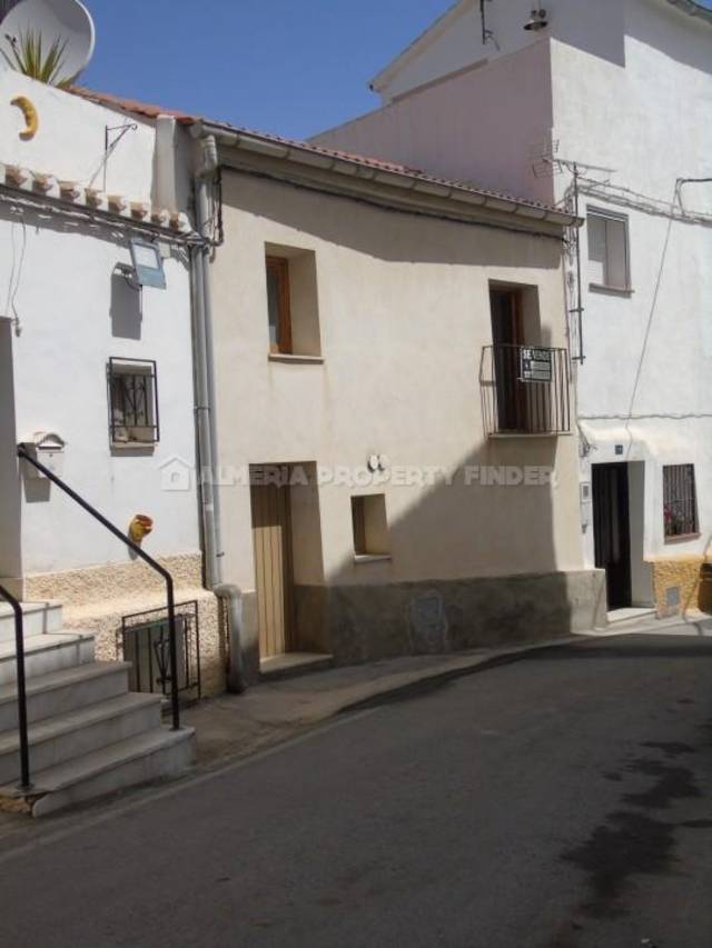 Town house in Seron, Almería