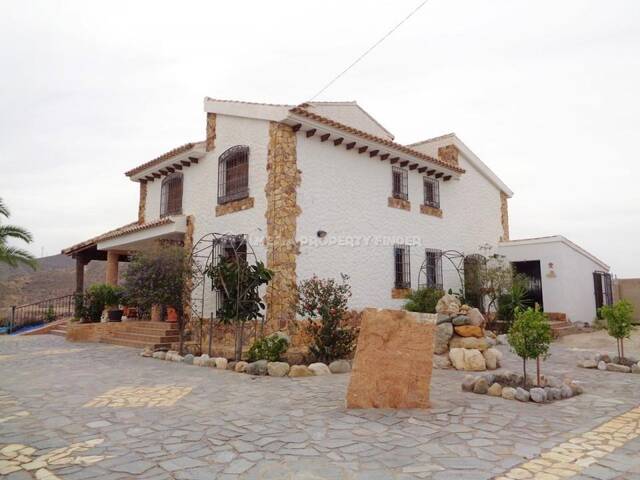 Country house in La Alfoquia, Almería