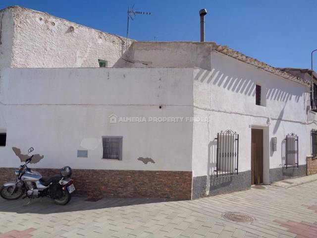 Town house in Partaloa, Almería