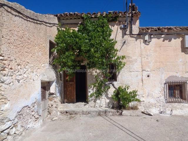 Town house in Oria, Almería