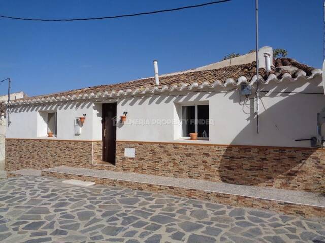 Country house in Oria, Almería