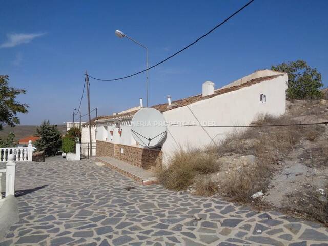 APF-221: Country house for Sale in Oria, Almería
