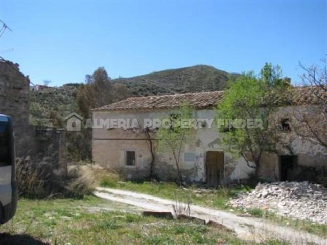 Country house in Lubrin, Almería