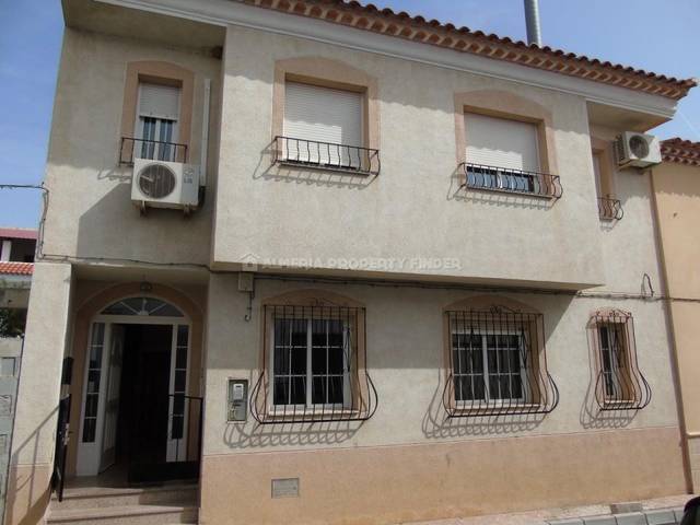 Town house in Chirivel, Almería