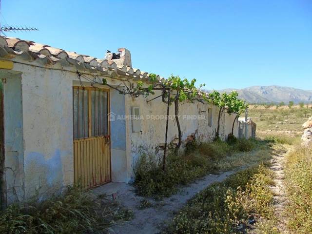 Country house in Chirivel, Almería