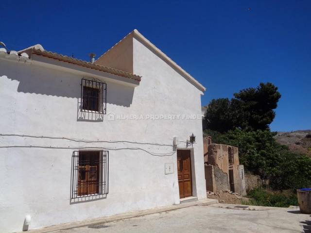 Country house in Oria, Almería