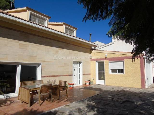 Country house in Purchena, Almería