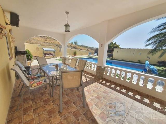 Villa Annice: Villa for Sale in Oria, Almería