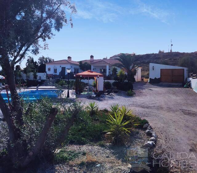 Villa Starlight: Villa for Sale in Partaloa, Almería