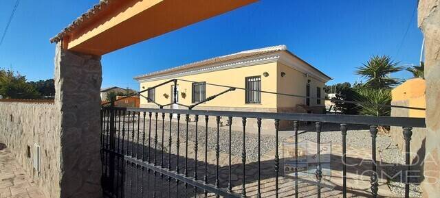 Villa Juan: Villa for Sale in Arboleas, Almería