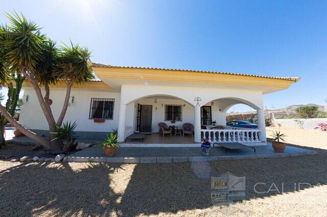 3 Bedroom Villa in El Cucador