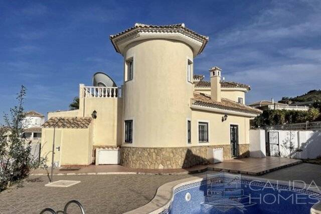 Villa Pasionata: Villa for Sale in Arboleas, Almería