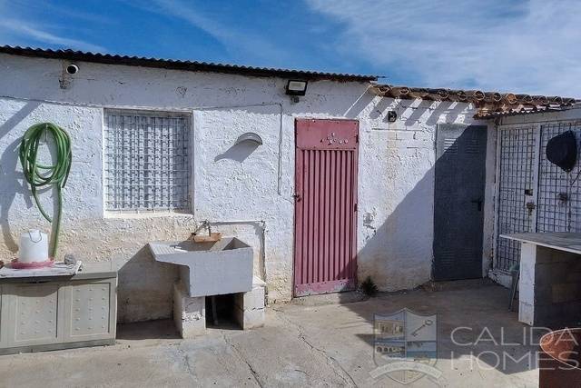 Casa Cantoria: Country house for Sale in Cantoria, Almería