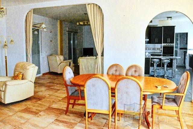 Casa Labores: Villa for Sale in Albox, Almería