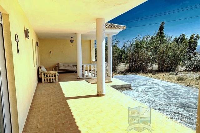 Casa Labores: Villa for Sale in Albox, Almería