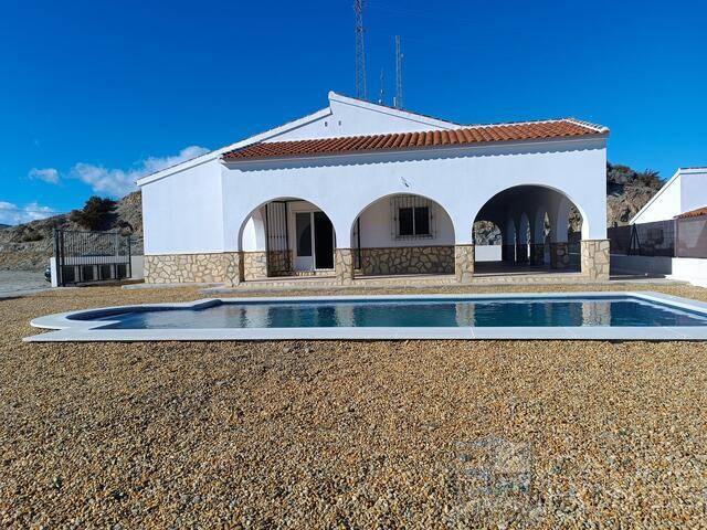 Villa Chica: Villa for Sale in Arboleas, Almería