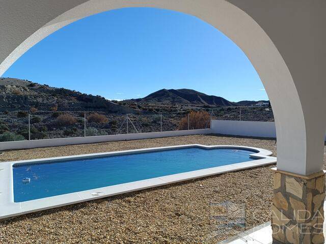Villa Chica: Villa for Sale in Arboleas, Almería