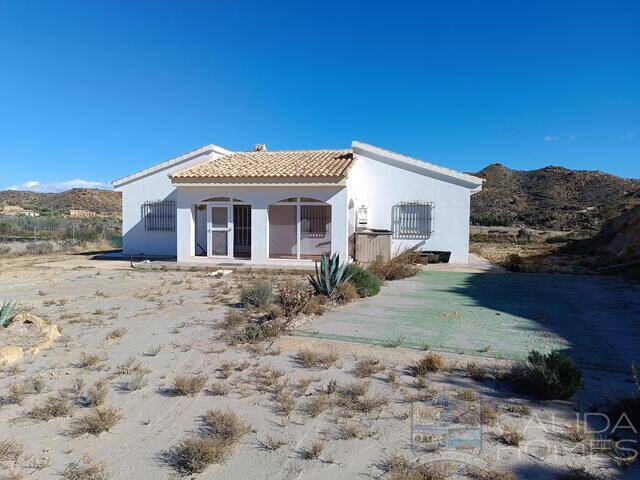 Villa Almendra: Villa for Sale in Albox, Almería
