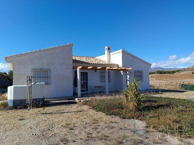 Villa Almendra: Villa for Sale in Albox, Almería