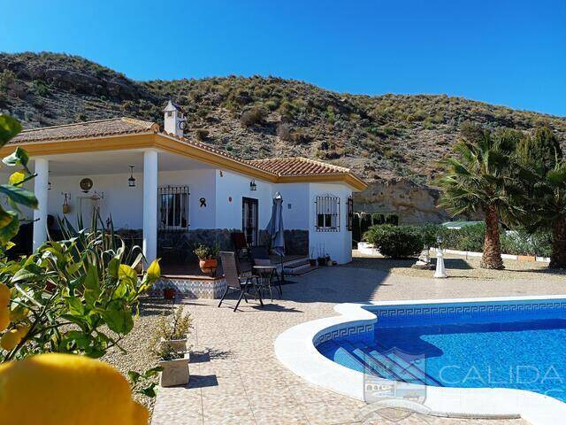 Villa Ellie: Villa for Sale in Arboleas, Almería