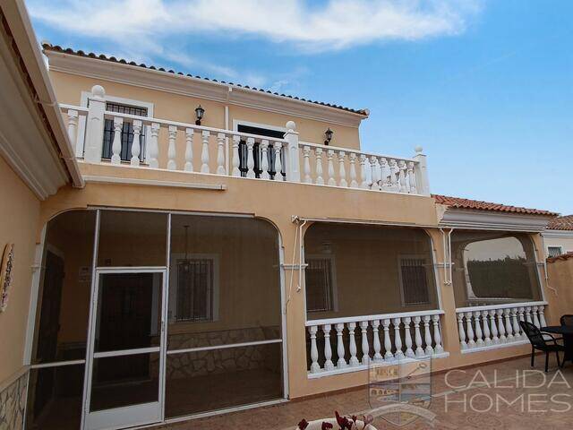 Villa Candela: Villa for Sale in Arboleas, Almería