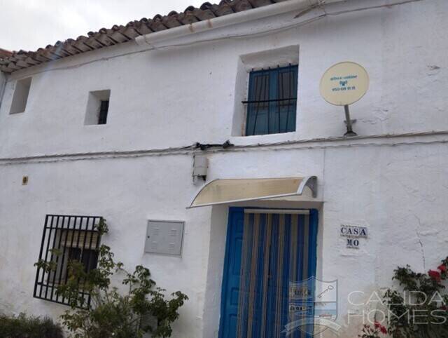 Casa Mo: Town house for Sale in Cantoria, Almería