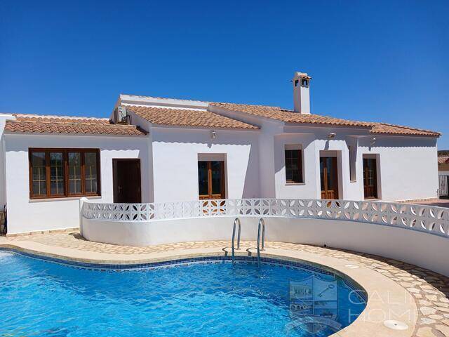 Villa Lemon Tree: Villa for Sale in Arboleas, Almería