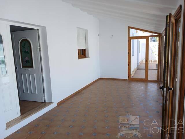 Villa Lemon Tree: Villa for Sale in Arboleas, Almería