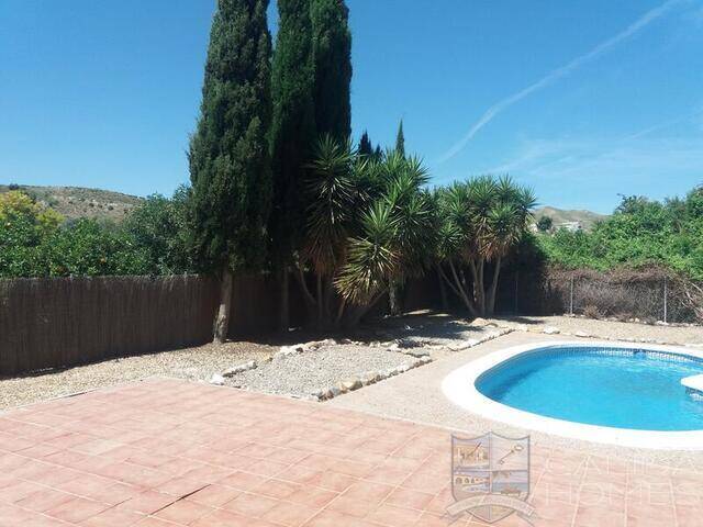 Villa Escondite: Villa for Sale in Arboleas, Almería