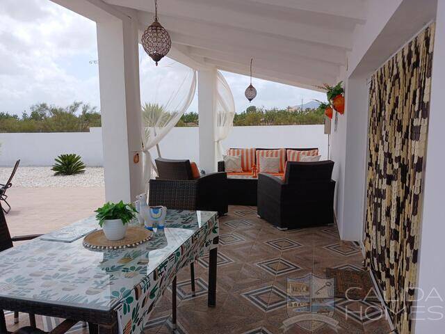 Villa Perfecta: Villa for Sale in Partaloa, Almería