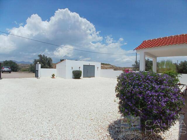 Villa Perfecta: Villa for Sale in Partaloa, Almería