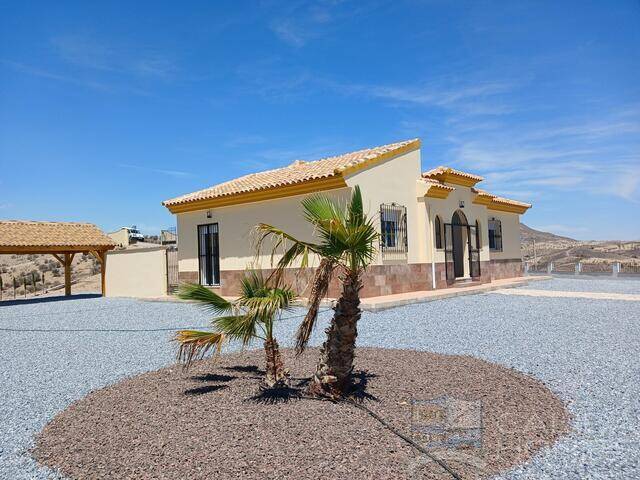 Villa Seclusion: Villa for Sale in Las Pocicas, Almería