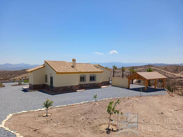 Villa Seclusion: Villa for Sale in Las Pocicas, Almería