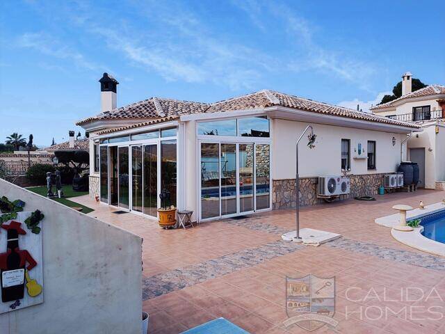 Villa Cerezaa: Villa for Sale in Arboleas, Almería