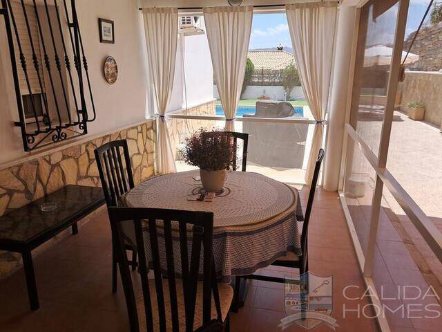 Villa Lily: Villa for Sale in Arboleas, Almería