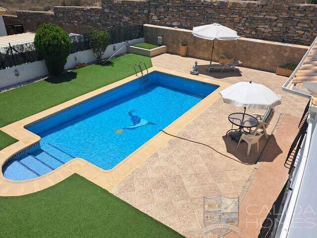 Villa Lily: Villa for Sale in Arboleas, Almería