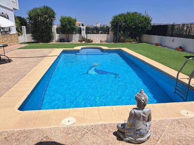 Villa Lily: Villa for Sale in Arboleas, Almería