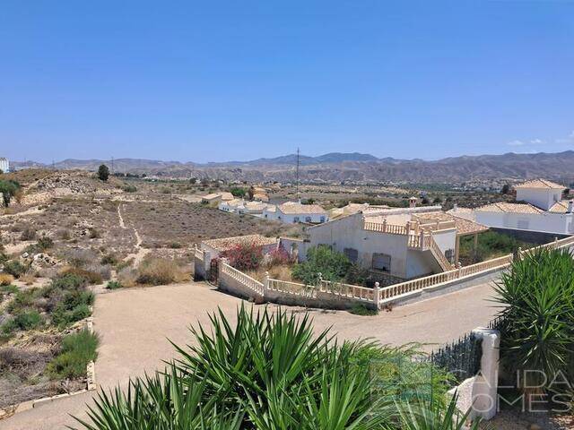 Villa Lily: Villa for Sale in Arboleas, Almería