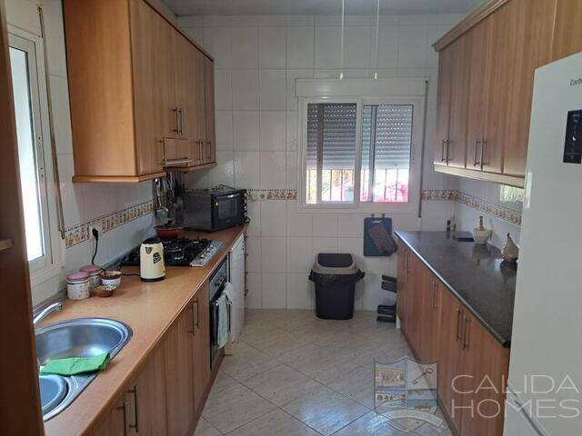 Villa Lily: Villa for Sale in Arboleas, Almería