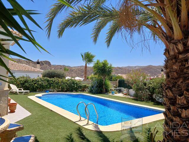 Villa Jacinta: Villa for Sale in Arboleas, Almería