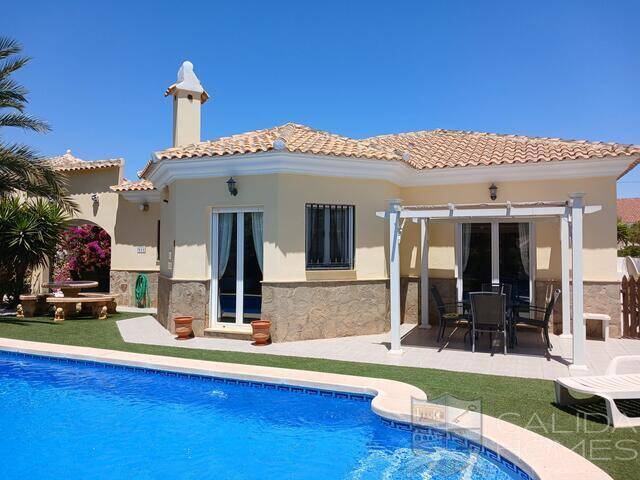 Villa Jacinta: Villa for Sale in Arboleas, Almería