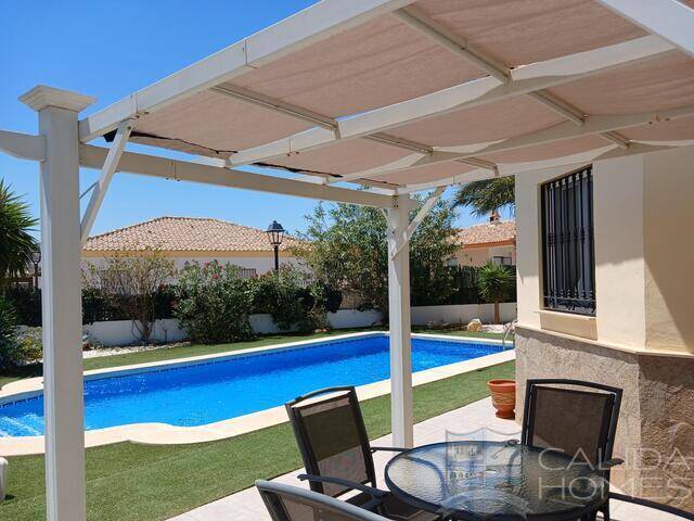 Villa Jacinta: Villa for Sale in Arboleas, Almería