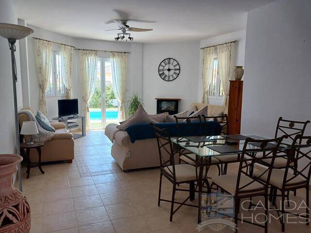 Villa Jacinta: Villa for Sale in Arboleas, Almería