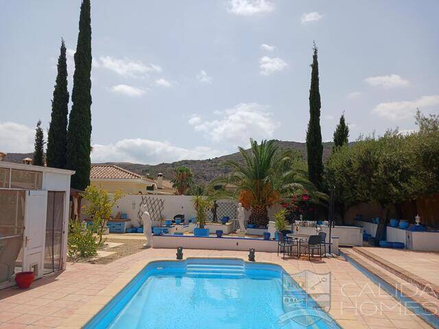 Villa Grecia: Villa for Sale in Arboleas, Almería