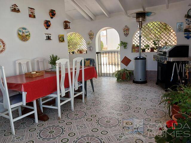 Villa Salsa: Villa for Sale in Arboleas, Almería