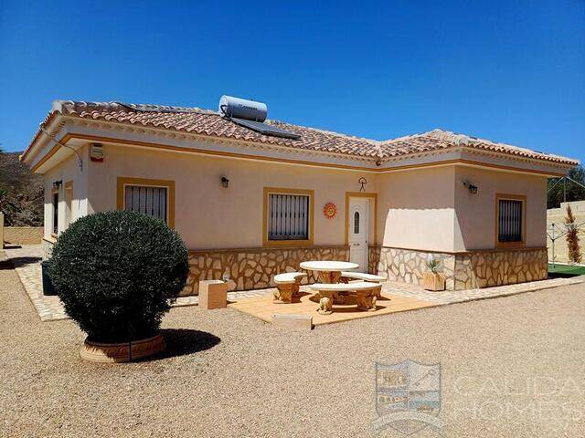 Villa Rumba: Villa for Sale in Arboleas, Almería