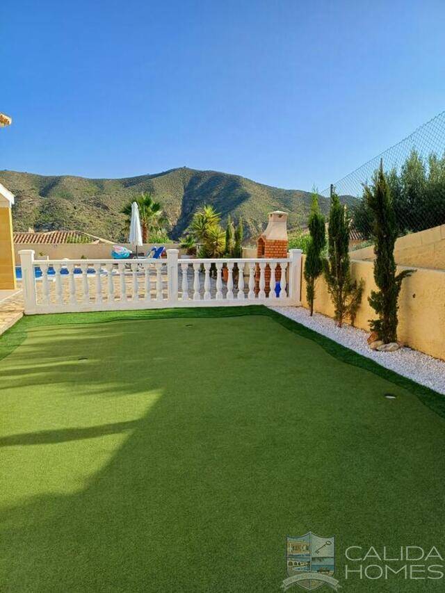 Villa Rumba: Villa for Sale in Arboleas, Almería